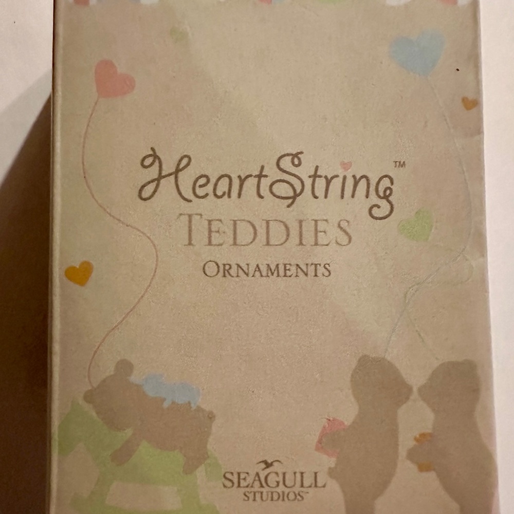 Heartstring Teddies Graduation Ornament - Picture 6 of 7